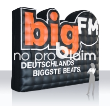 Logo aufblasbar - Radio bigFM Rückwand
